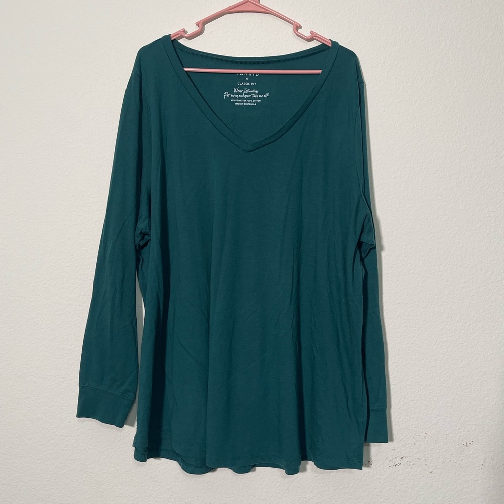 TORRID Dark Green Long SLeeve V-Neck T-Shirt Size 4